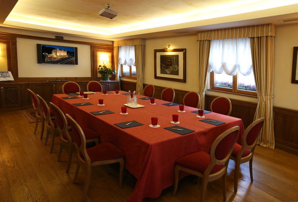 Alpen Suite Hotel Madonna Kültér fotó