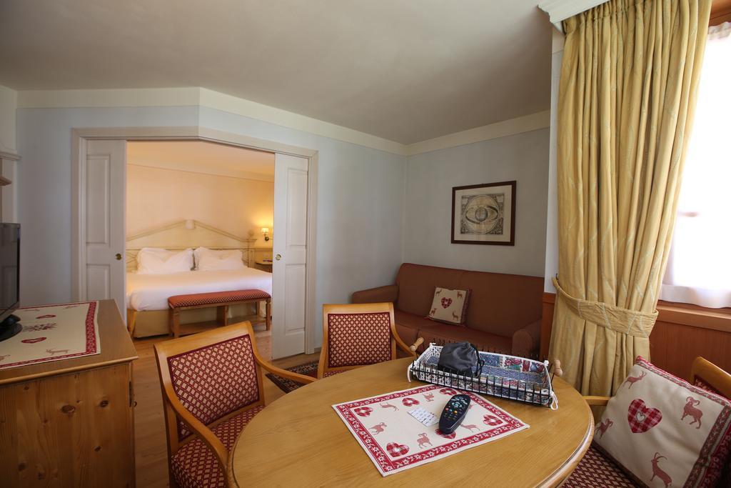 Alpen Suite Hotel Madonna Kültér fotó
