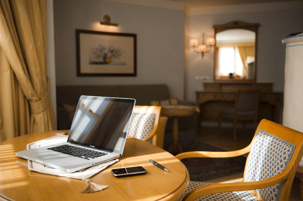 Alpen Suite Hotel Madonna Kültér fotó