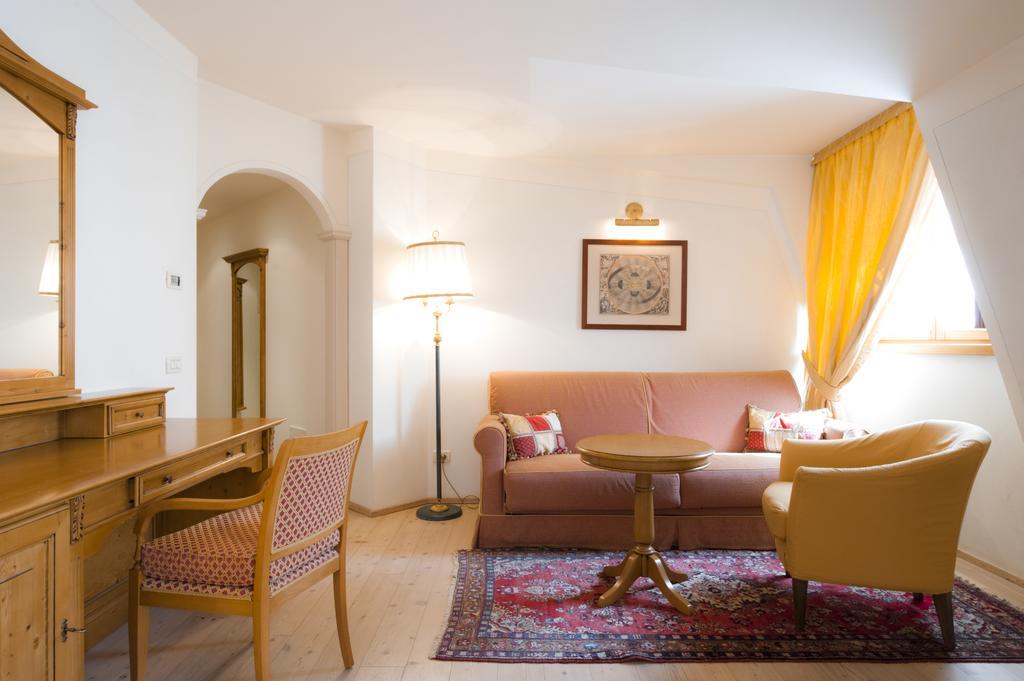 Alpen Suite Hotel Madonna Kültér fotó
